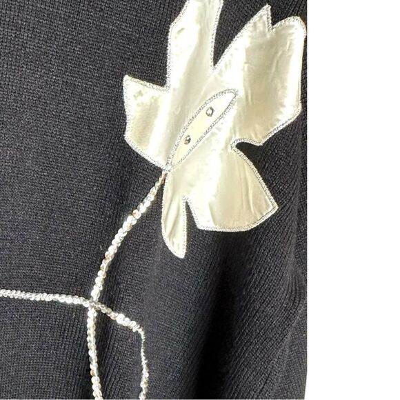 Vintage 80s 90s Distinctly Different black sweater white satin leaves fit S - Picture 4 of 7